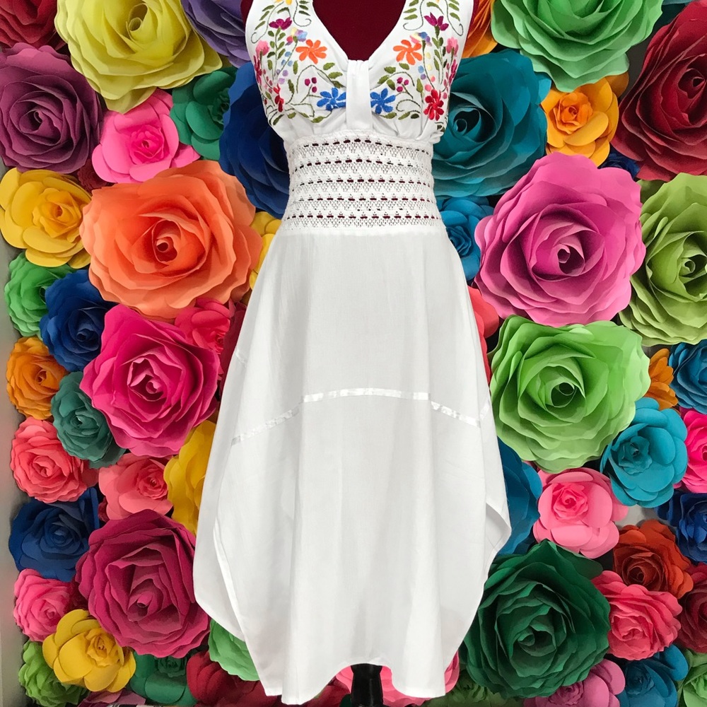 Mexican woman dress hand embroidered day of the dead  5 Mayo Frida Khalo wedding - Picture 2 of 7